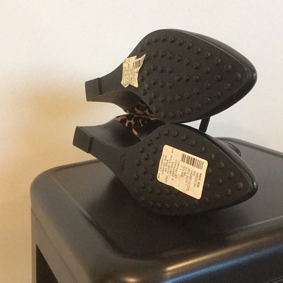 Tod’s Wedge Bootie - Picture 3 of 4